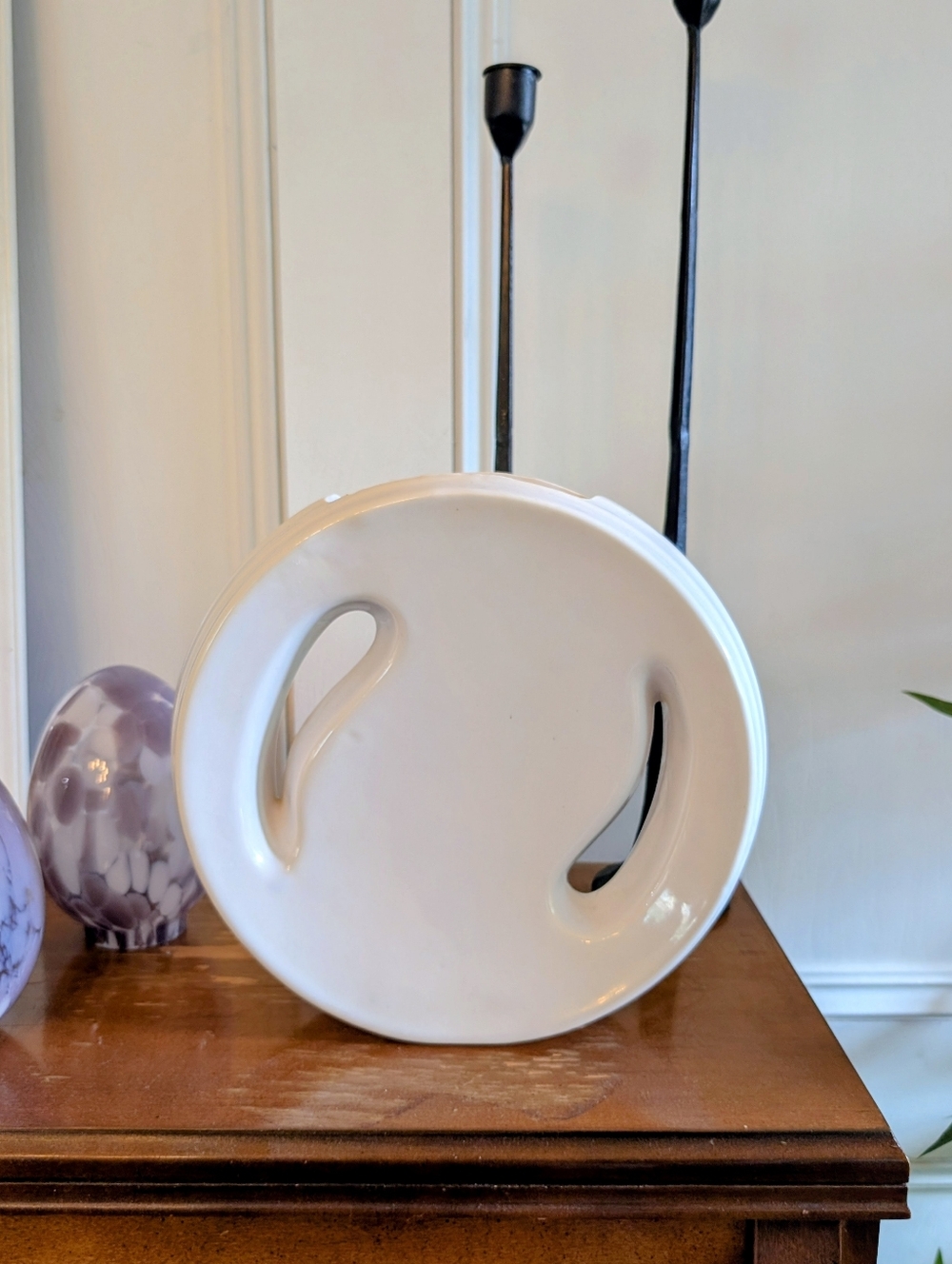 Art-Deco Haeger Vase in white